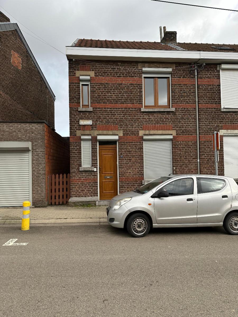 Maison unifamiliale deux chambres avec jardin. 