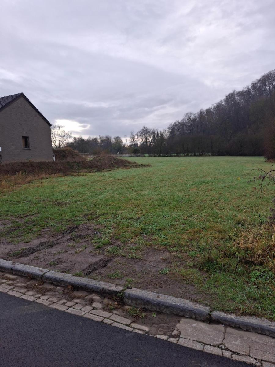 Photo 2 du bien Magnifique parcelle de terrain plate de +-28 ares