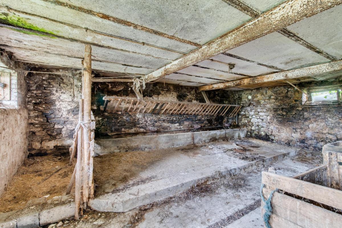photo 10 du bien Ancienne ferme avec dépendances et terrains à Morhet