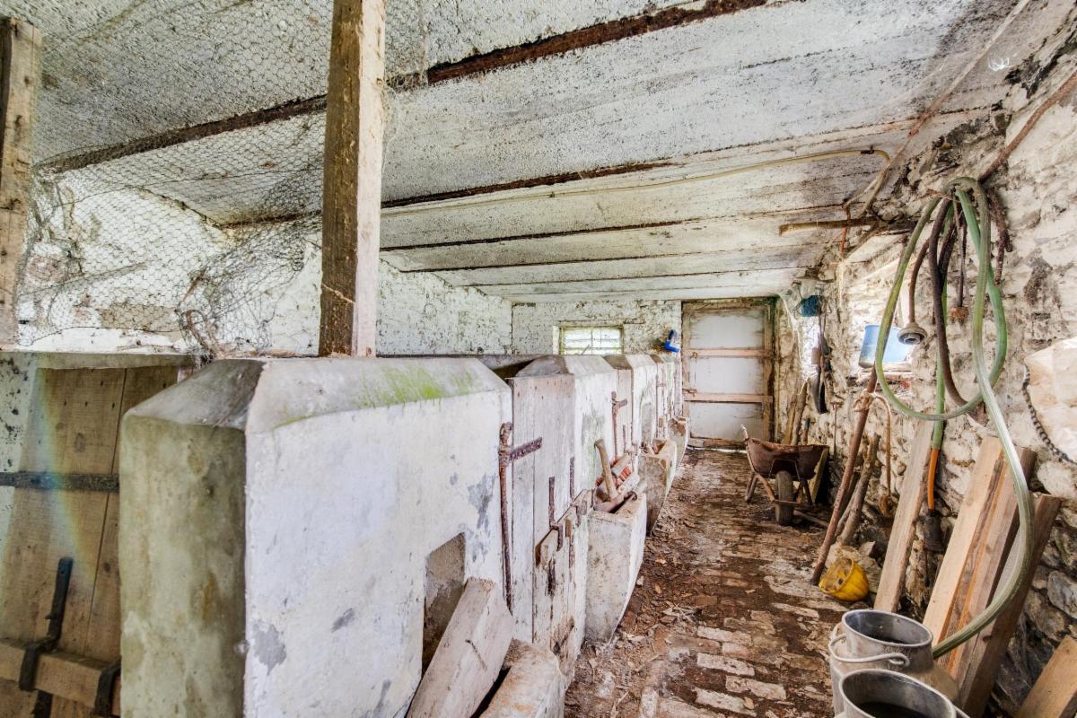 photo 11 du bien Ancienne ferme avec dépendances et terrains à Morhet