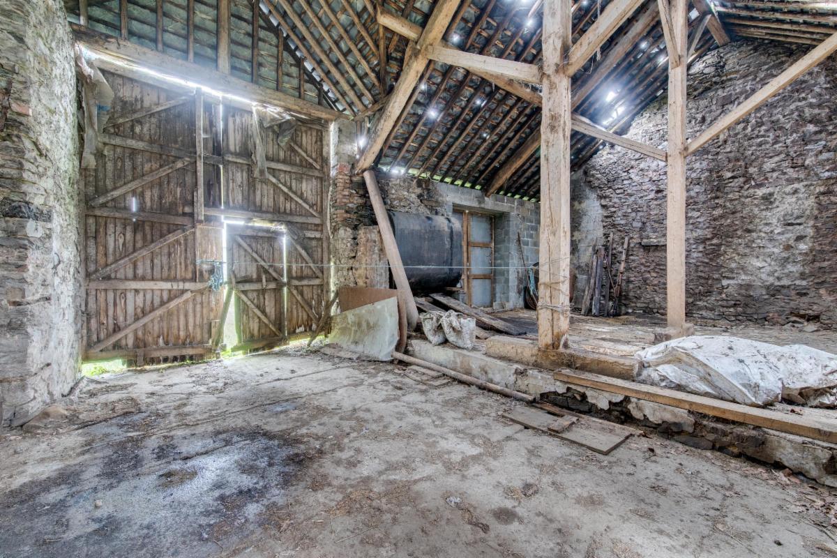 photo 12 du bien Ancienne ferme avec dépendances et terrains à Morhet