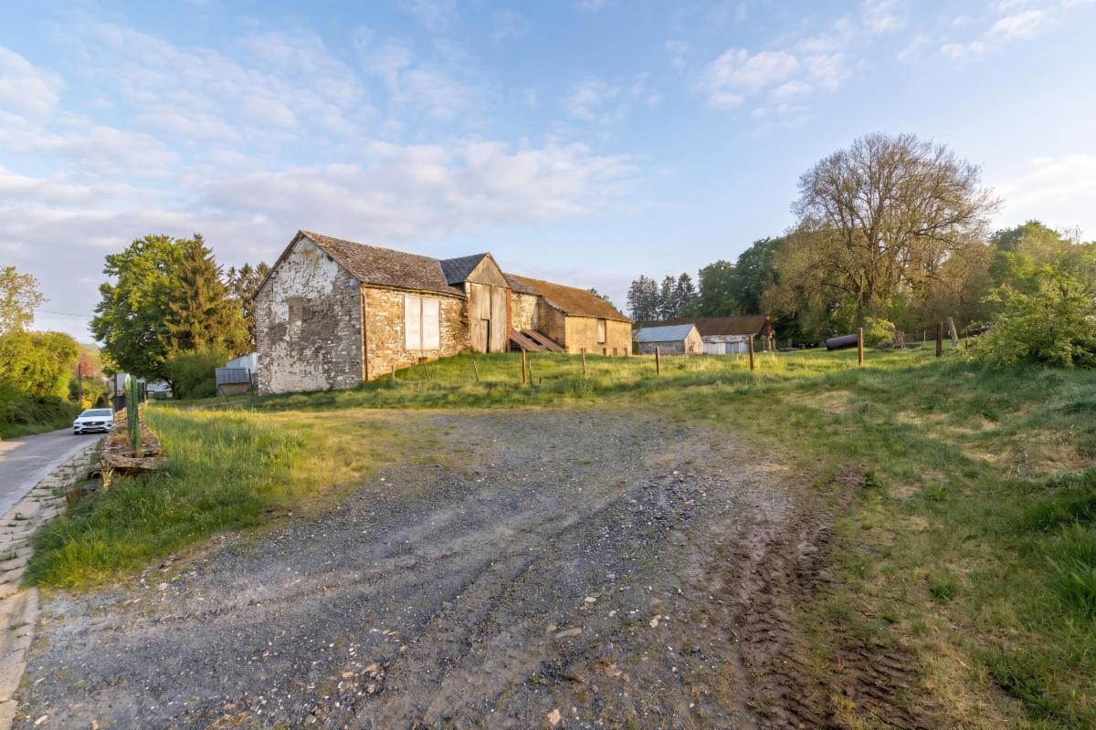 photo 14 du bien Ancienne ferme avec dépendances et terrains à Morhet