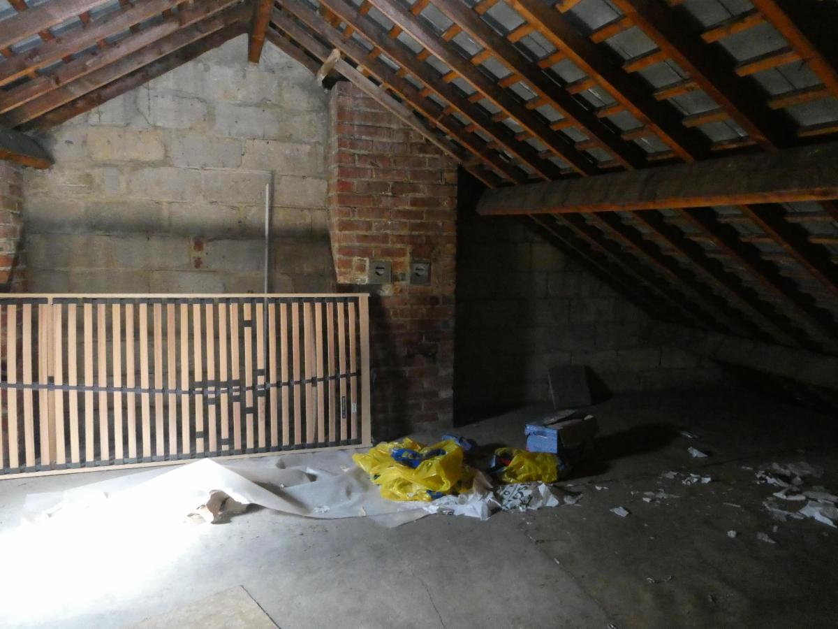 photo 14 du bien A VENDRE: Maison 3 façades rénovée avec garage et jardin