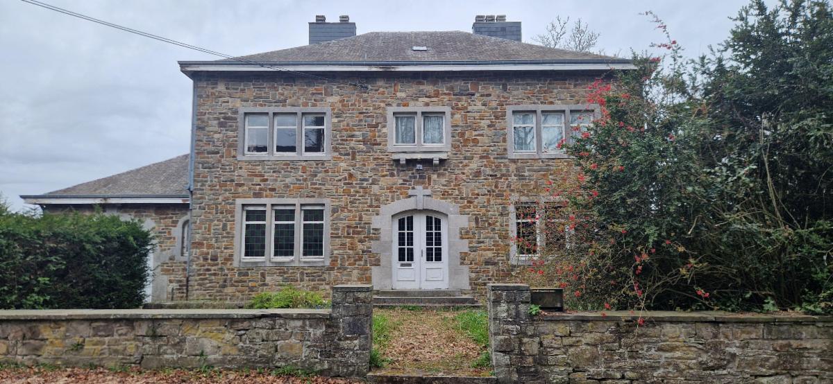 photo 2 du bien Magnifique maison en pierres à rénover (ancien presbytère)