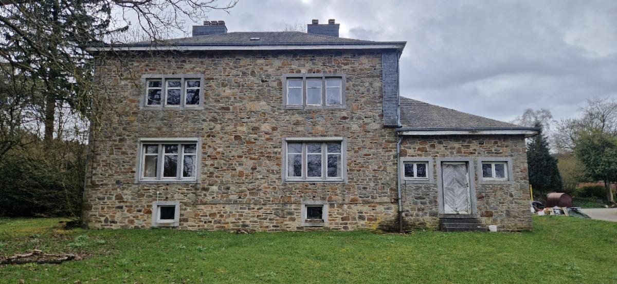 photo 5 du bien Magnifique maison en pierres à rénover (ancien presbytère)