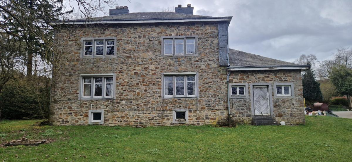 photo 11 du bien Magnifique maison en pierres à rénover (ancien presbytère)