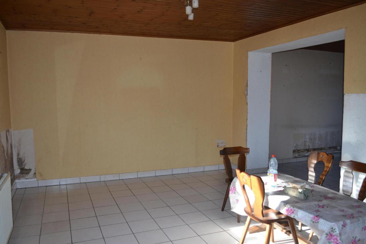 photo 9 du bien MAISON 3 FAÇADES AVEC JARDIN, ENTIÈREMENT À RÉNOVER.