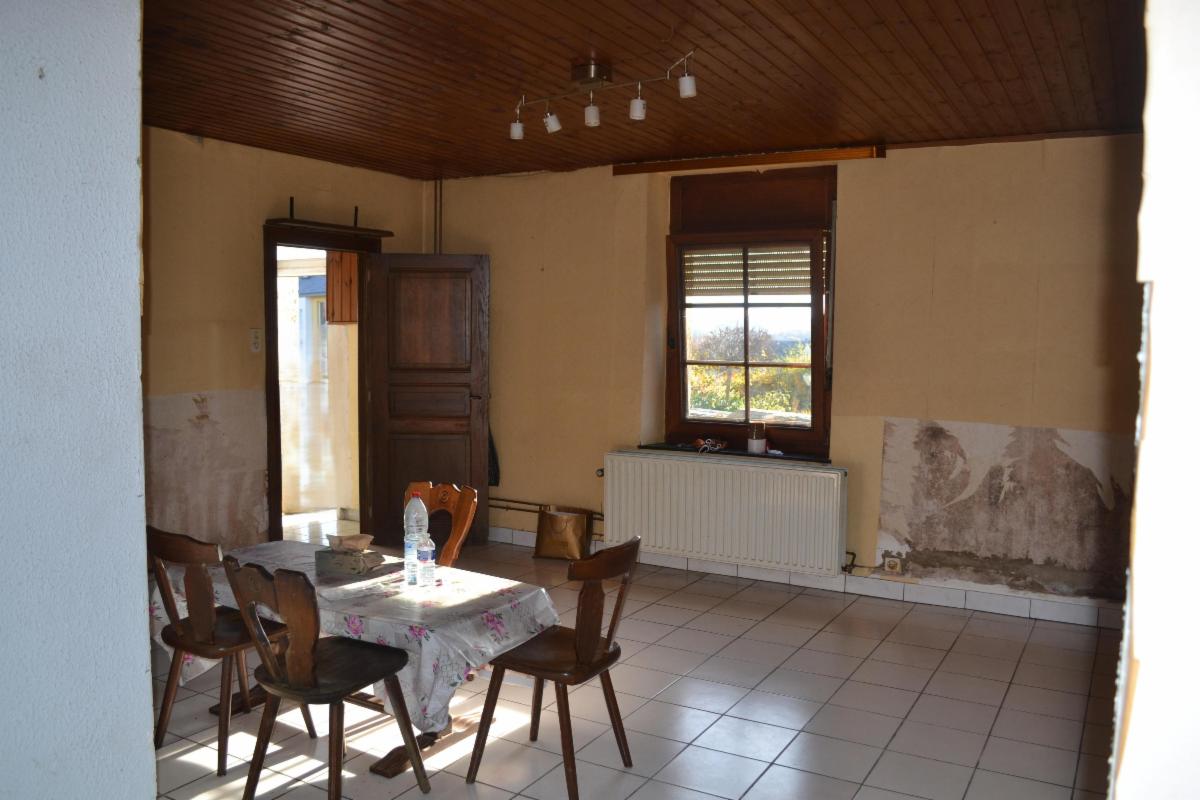 photo 11 du bien MAISON 3 FAÇADES AVEC JARDIN, ENTIÈREMENT À RÉNOVER.