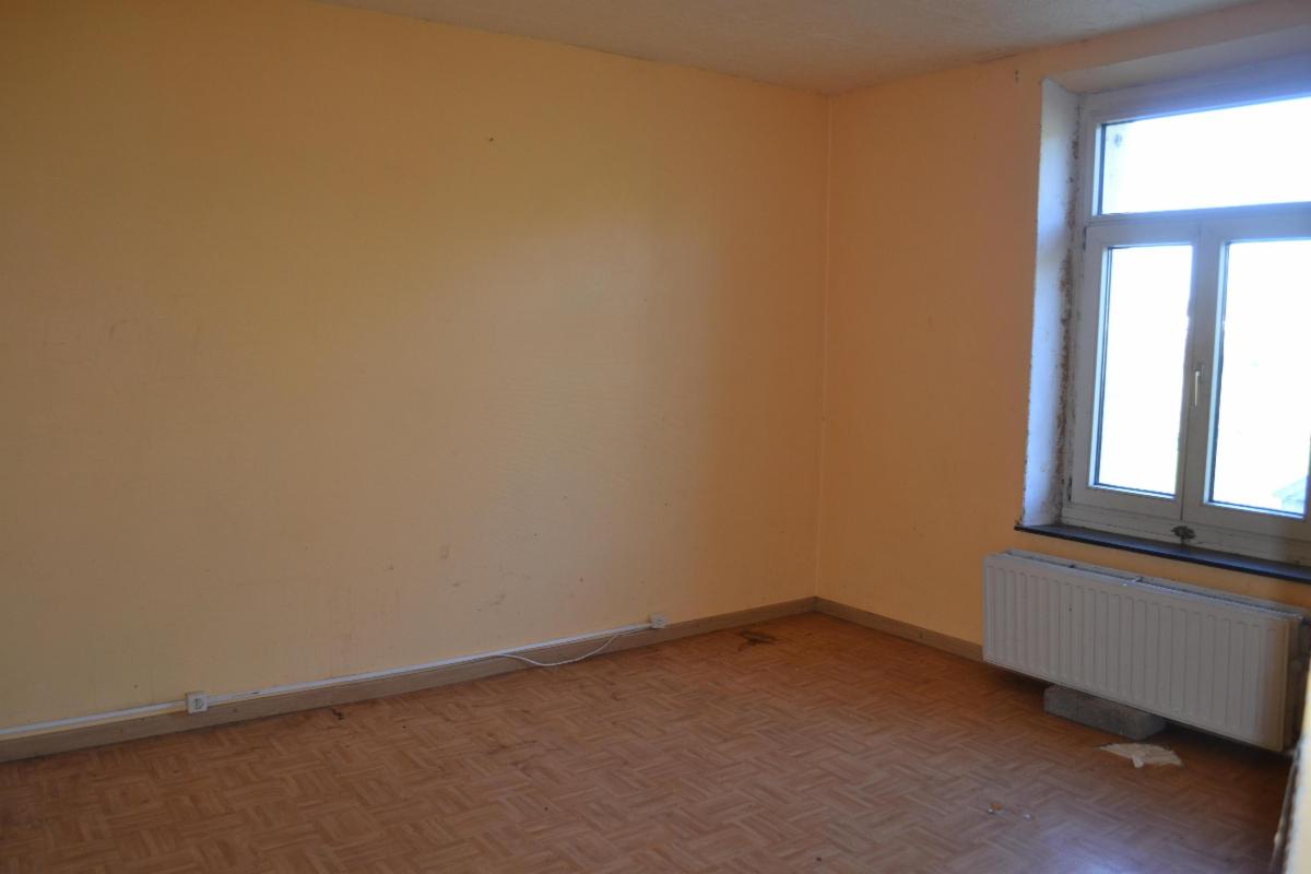 photo 14 du bien MAISON 3 FAÇADES AVEC JARDIN, ENTIÈREMENT À RÉNOVER.