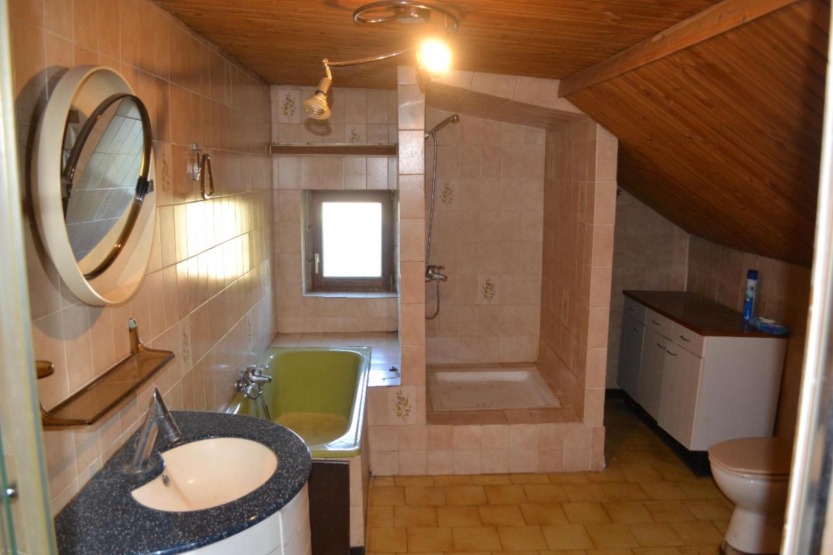 photo 16 du bien MAISON 3 FAÇADES AVEC JARDIN, ENTIÈREMENT À RÉNOVER.