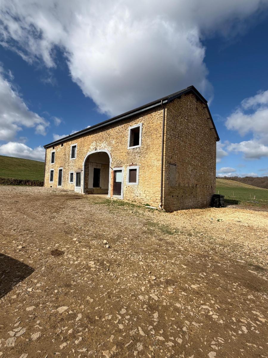 photo 13 du bien BIEN EXCEPTIONNEL–FERME ISOLÉE SUR ±7 HA À ÉTALLE (HUOMBOIS)