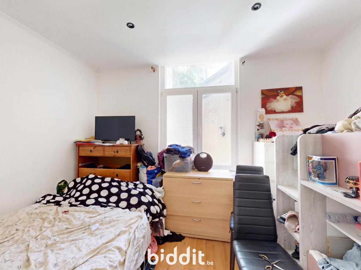 photo 17 du bien Une maison de commerce et de rapport avec bâtiment arrière
