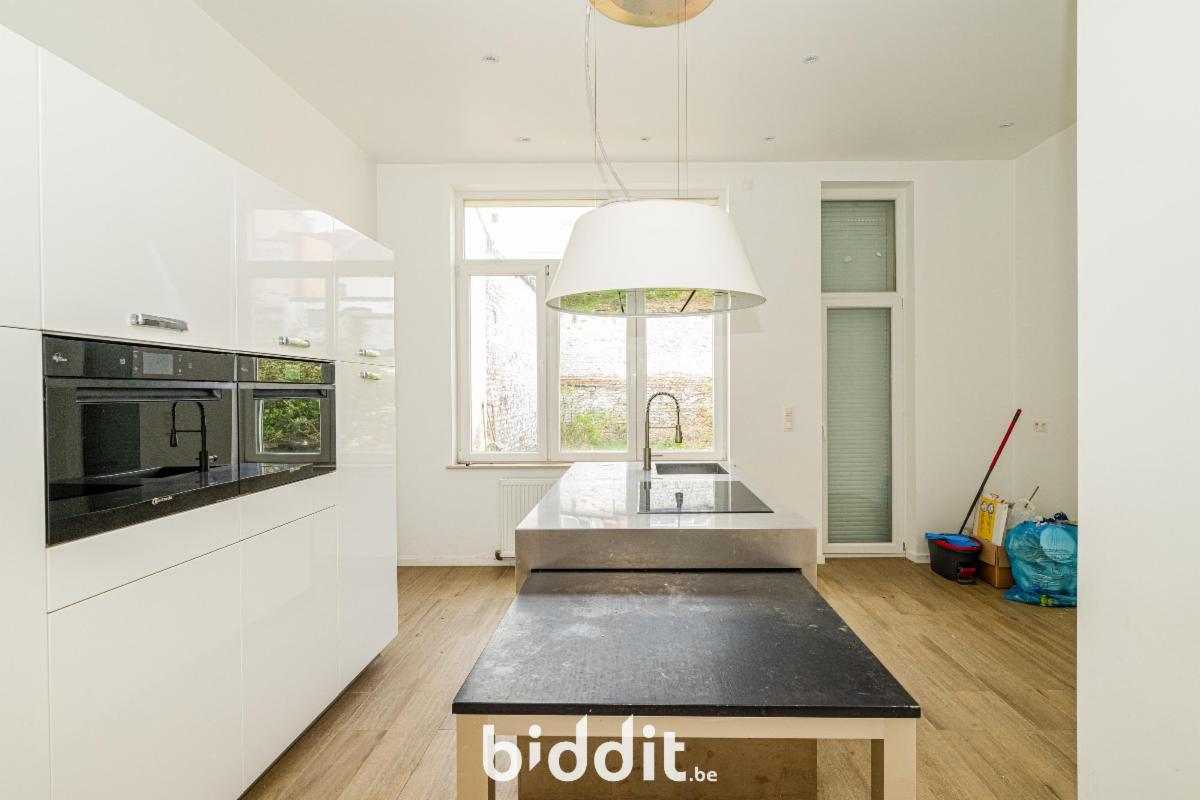 photo 7 du bien Une maison de rapport à 1 étage avec partie de jardin