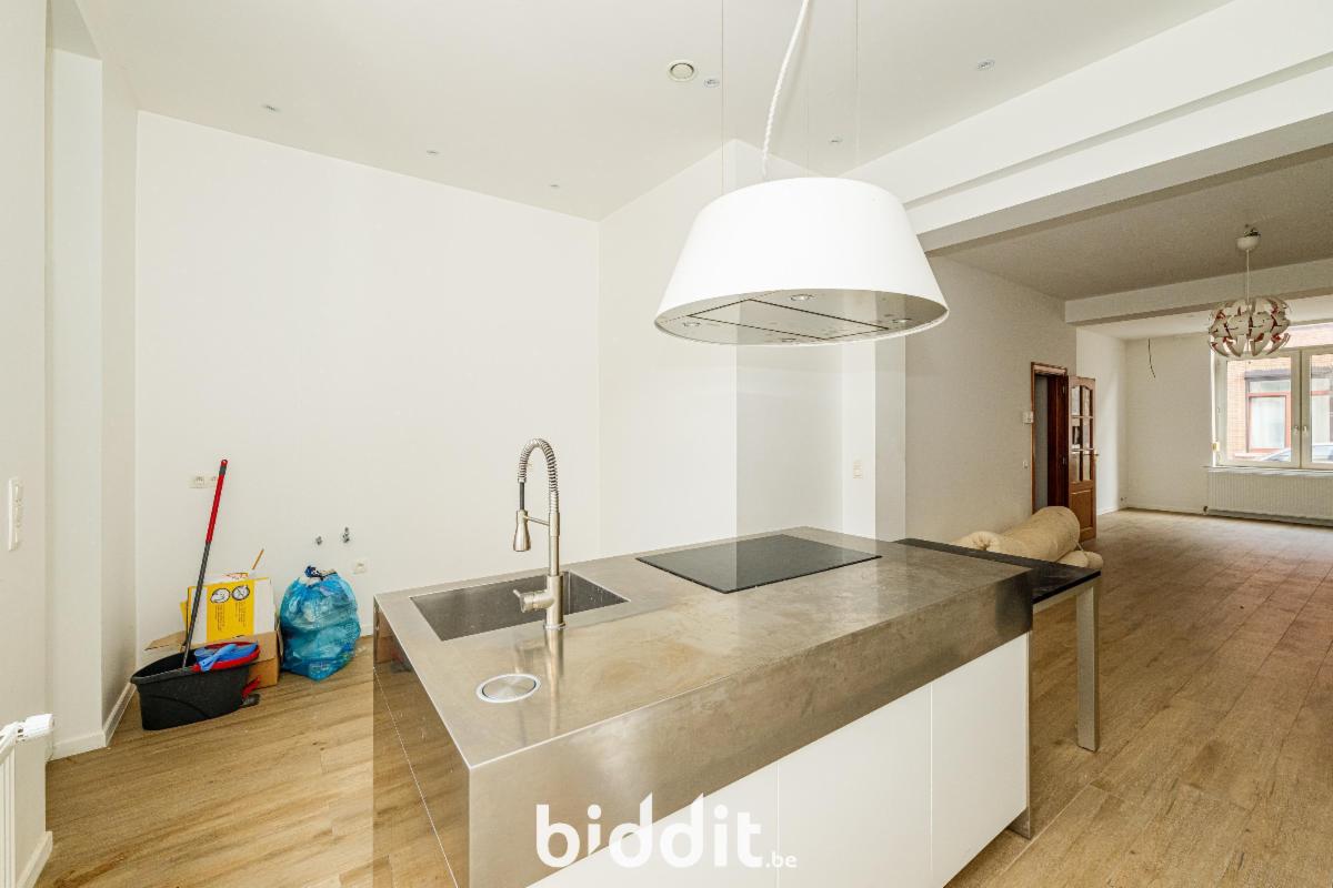 photo 8 du bien Une maison de rapport à 1 étage avec partie de jardin