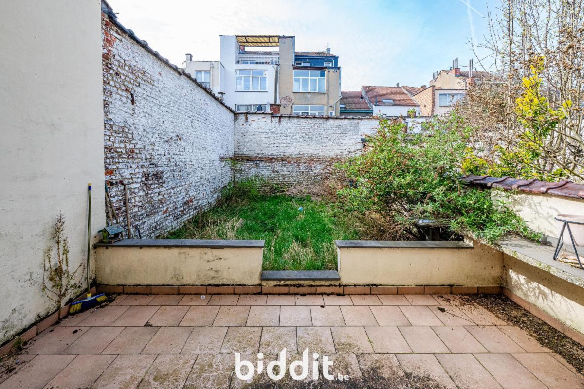 photo 9 du bien Une maison de rapport à 1 étage avec partie de jardin