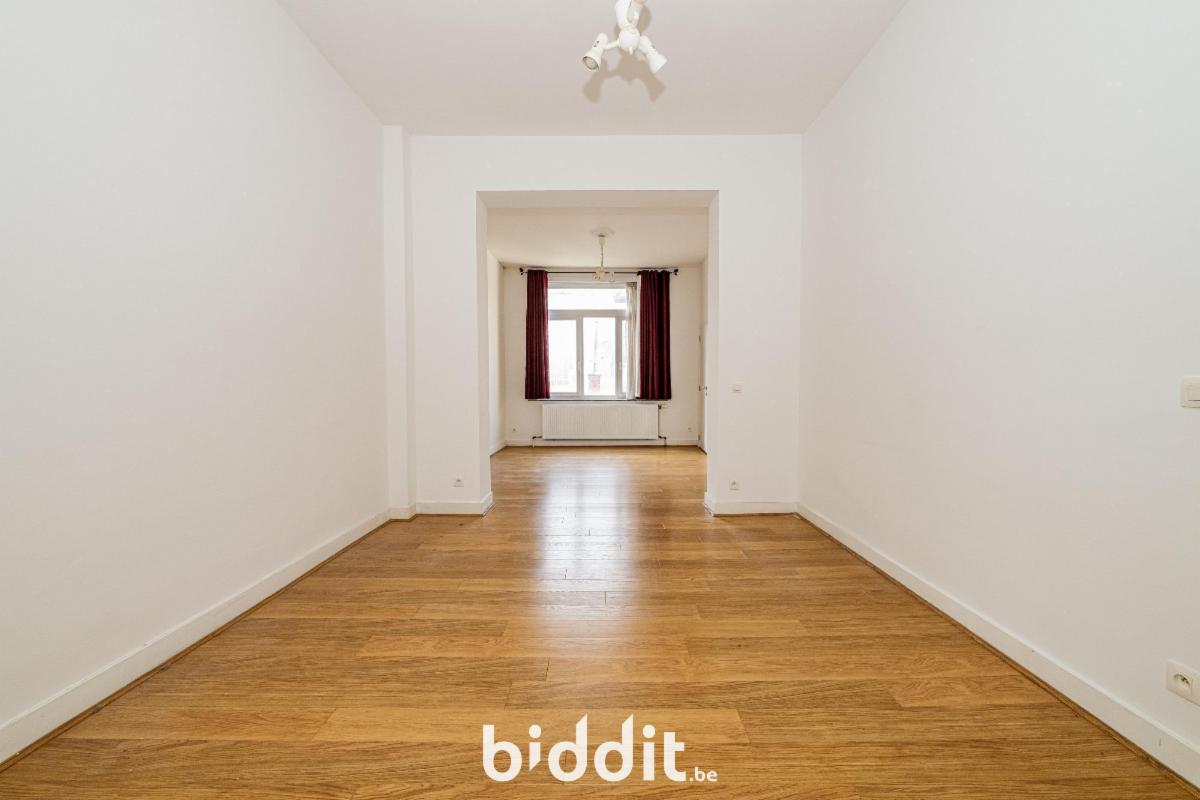 photo 13 du bien Une maison de rapport à 1 étage avec partie de jardin