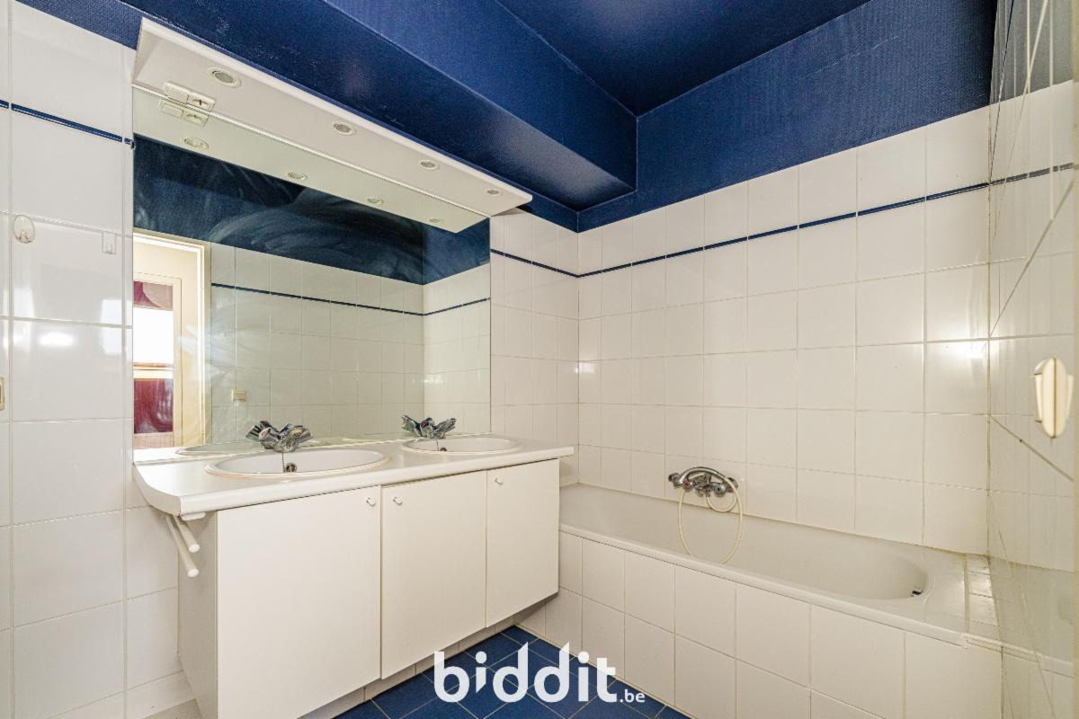 photo 11 du bien Appartement 3 ch. au 6e ét. à rénover entièrement