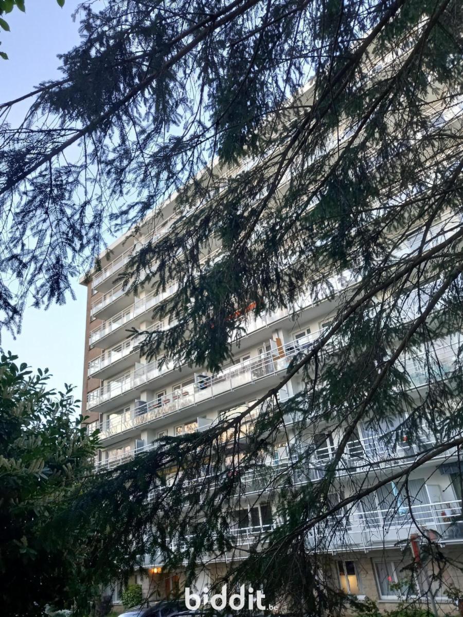 photo 2 du bien Appartement type « 2 ch. » au 8e ét. + caves n°s 3 et 4 