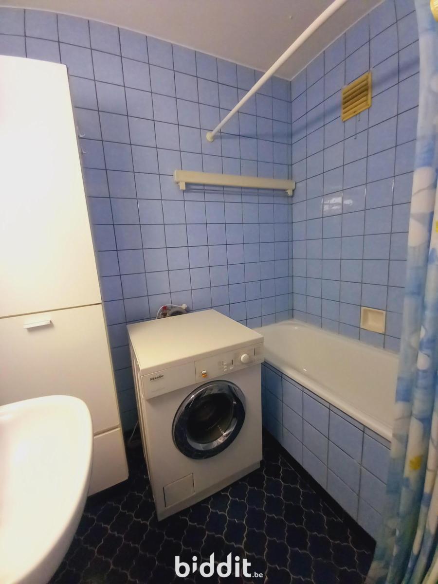 photo 6 du bien Appartement type « 2 ch. » au 8e ét. + caves n°s 3 et 4 