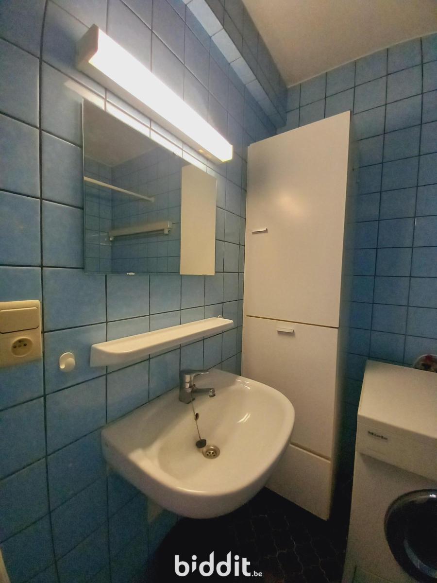 photo 7 du bien Appartement type « 2 ch. » au 8e ét. + caves n°s 3 et 4 