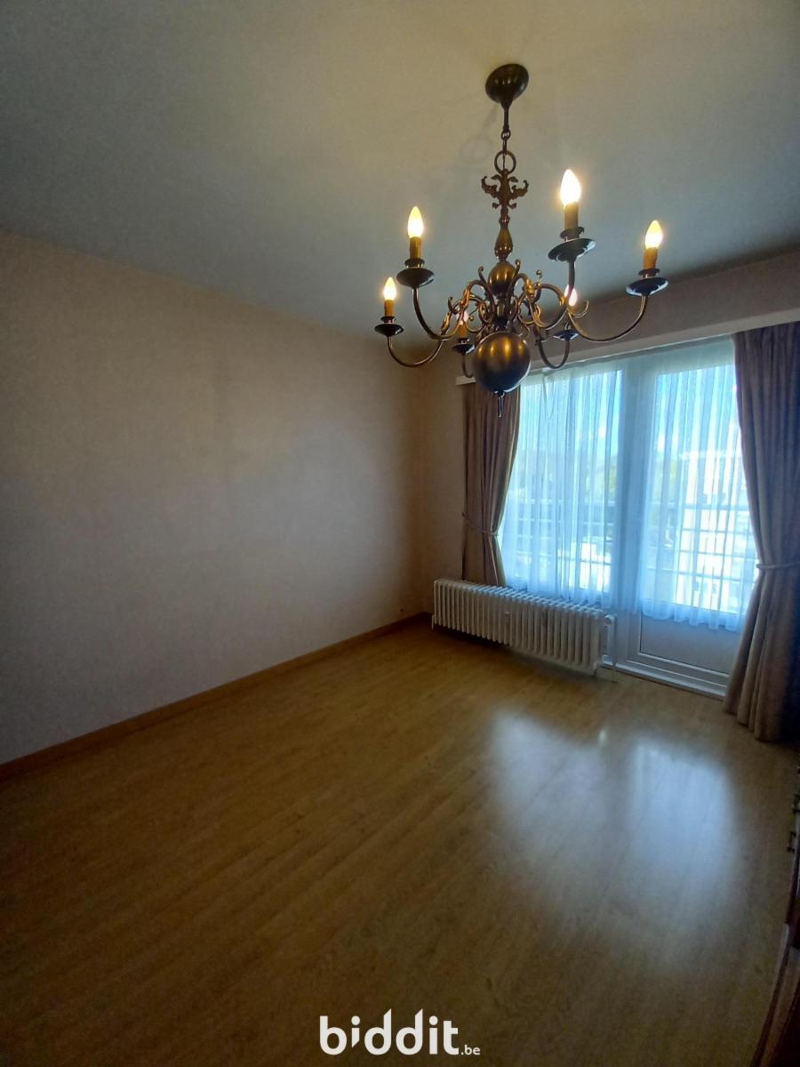 photo 12 du bien Appartement type « 2 ch. » au 8e ét. + caves n°s 3 et 4 