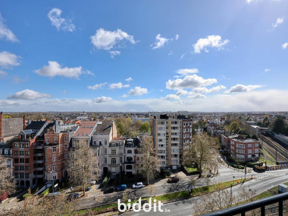 photo 3 du bien L’ appartement n° 9 au 9e étage avec 2 chambres