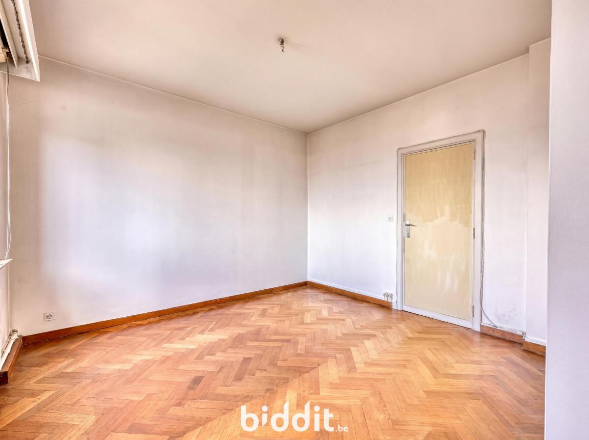 photo 10 du bien L’ appartement n° 9 au 9e étage avec 2 chambres