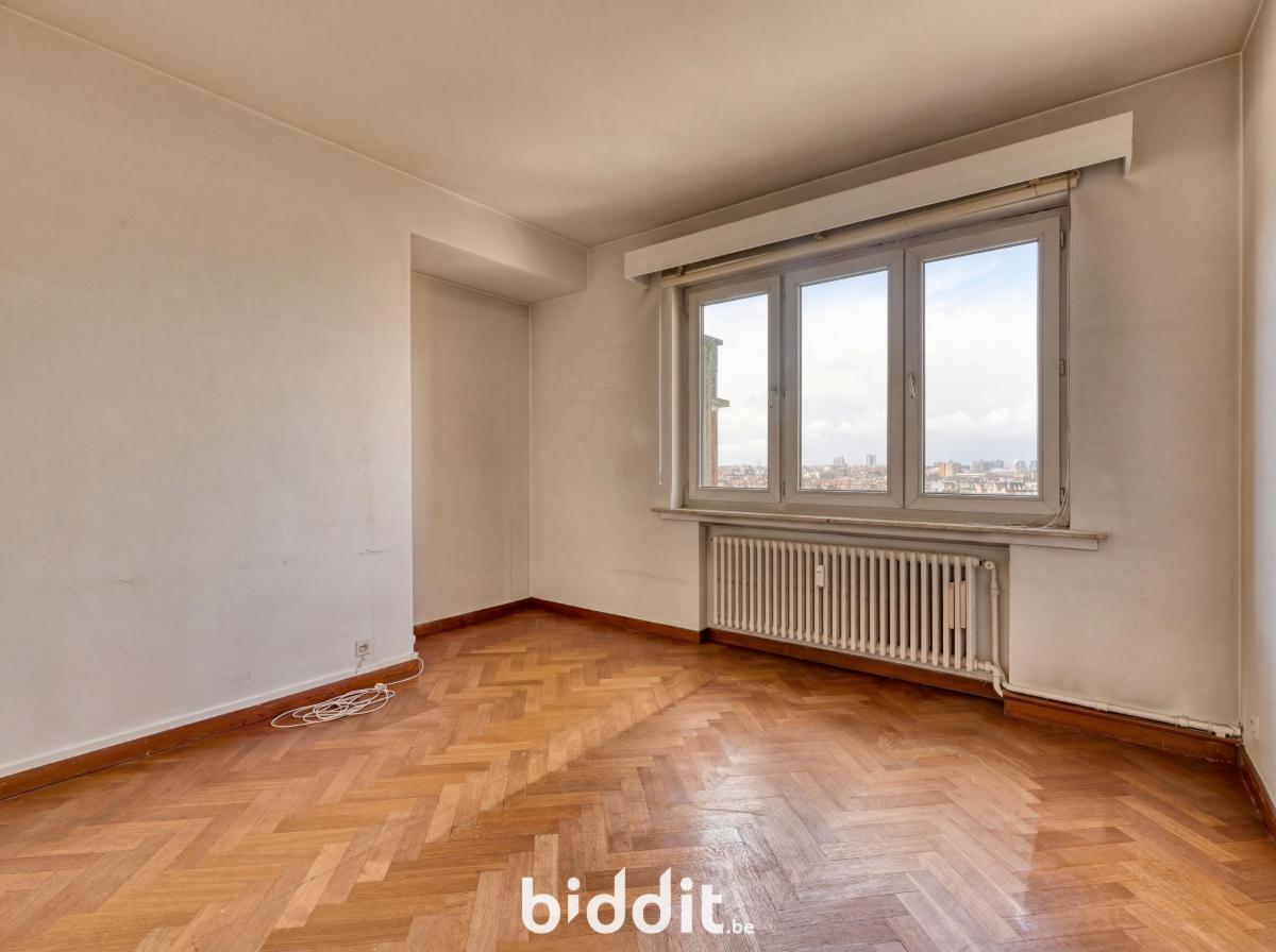photo 11 du bien L’ appartement n° 9 au 9e étage avec 2 chambres