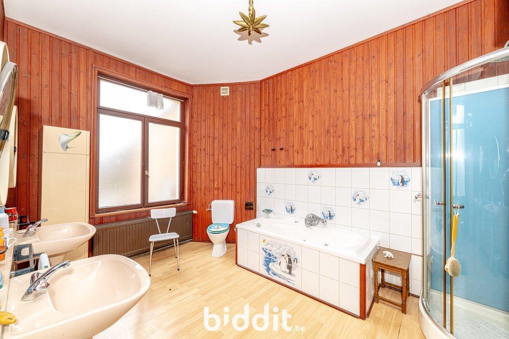 photo 5 du bien Une maison d’habitation avec cour et jardin