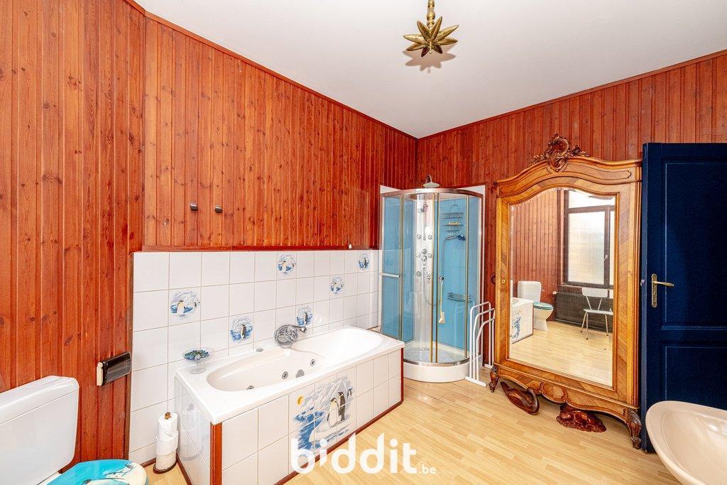 photo 6 du bien Une maison d’habitation avec cour et jardin