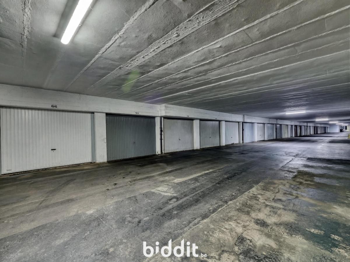 photo 2 du bien Lot 2 : Le garage n° 65
