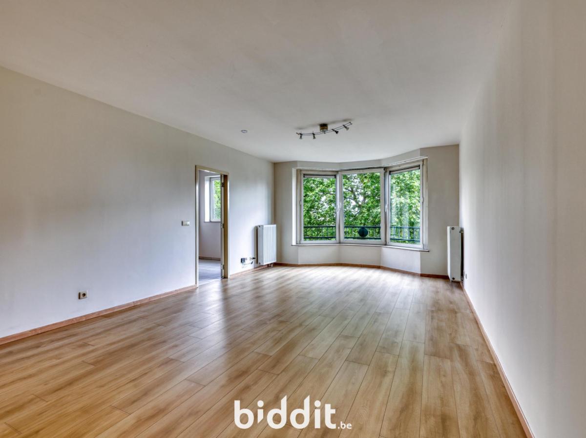 photo 6 du bien Un appartement au 4e ét. et un emplacement parking au 1er ss