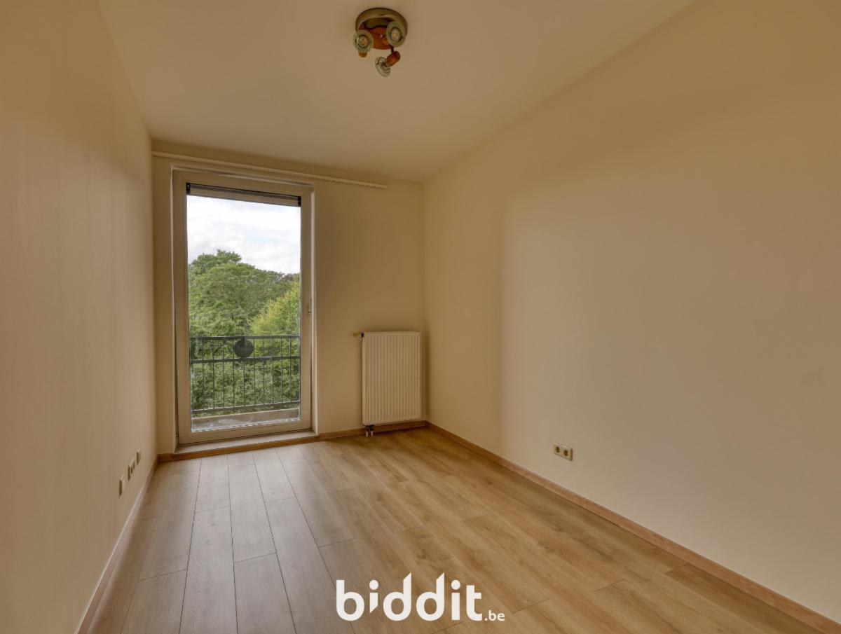 photo 8 du bien Un appartement au 4e ét. et un emplacement parking au 1er ss