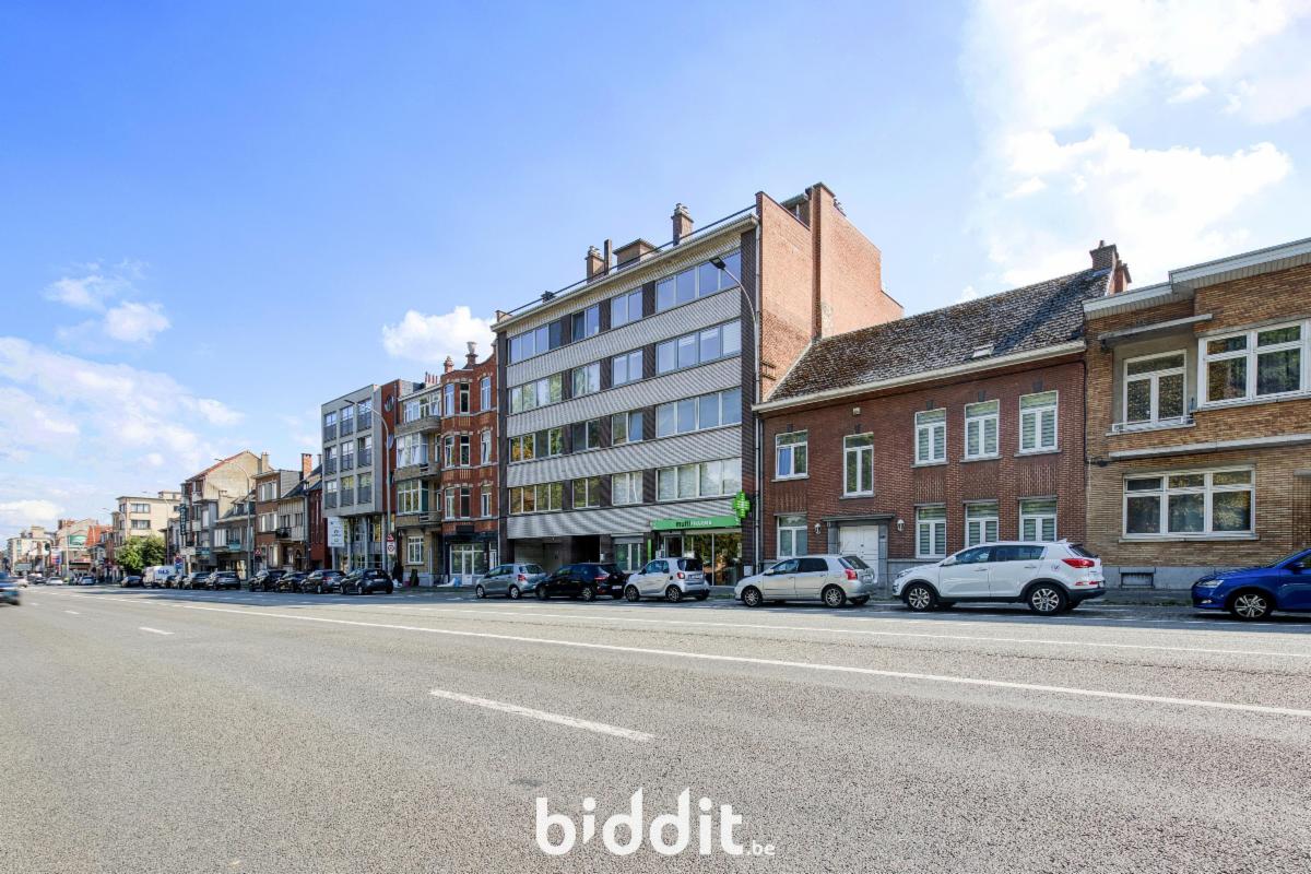 photo 2 du bien Appartement au 2e ét. à droite avec empl. de parking et cave