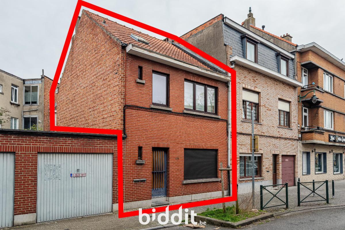 photo 4 du bien Une maison avec dépendances et garage