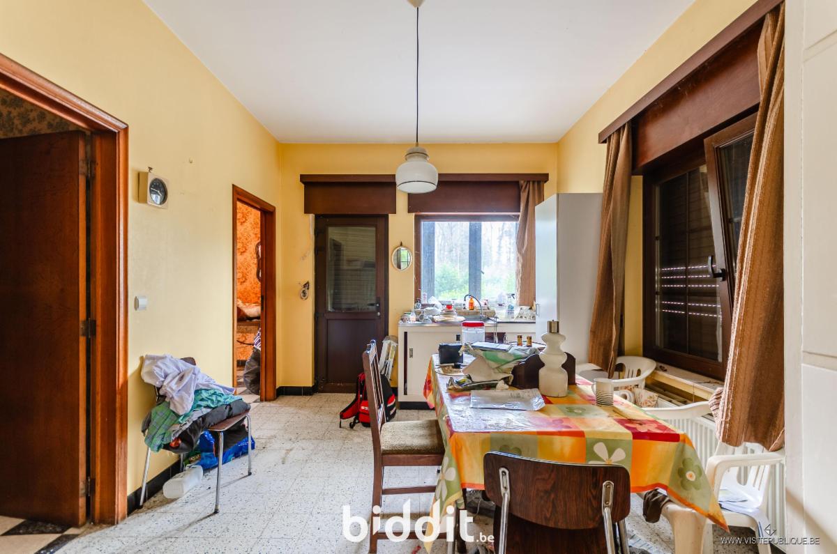 photo 6 du bien Une maison d’habitation à rénover avec rez-de-jardin