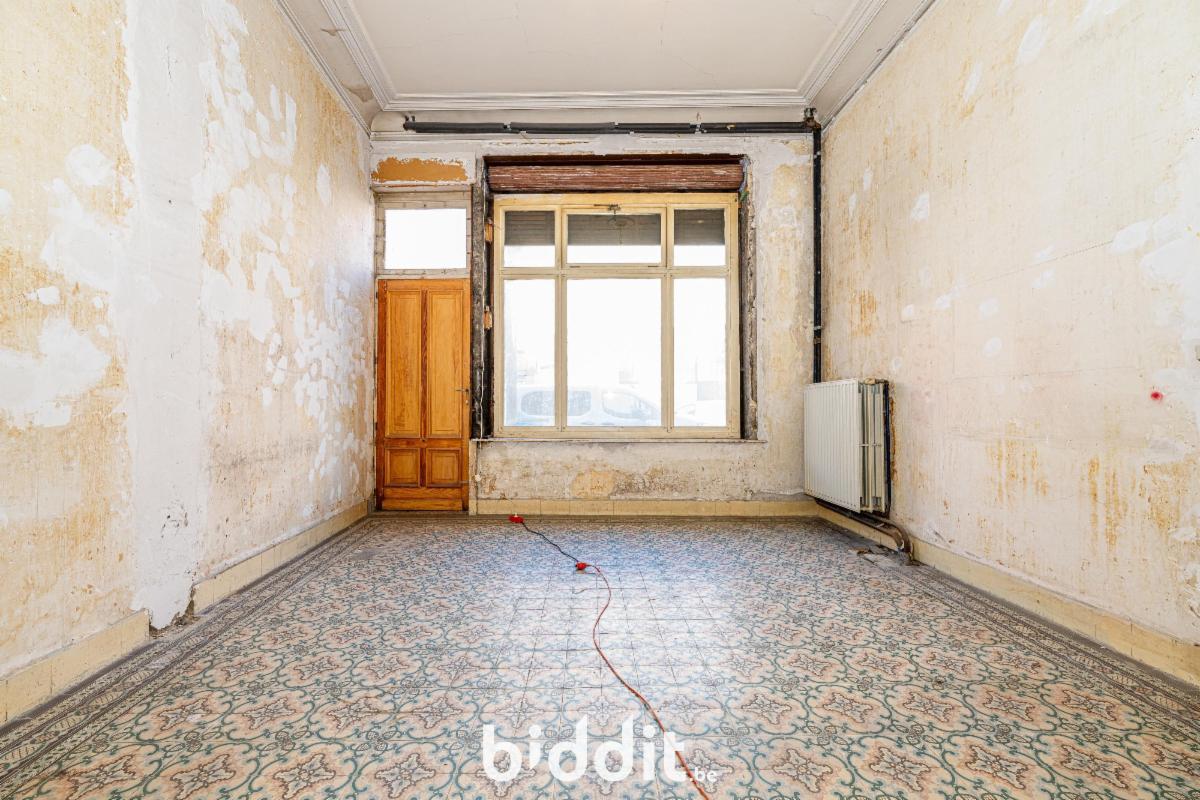 photo 3 du bien Maison d’habitation à rénover - permis division en 2 unités