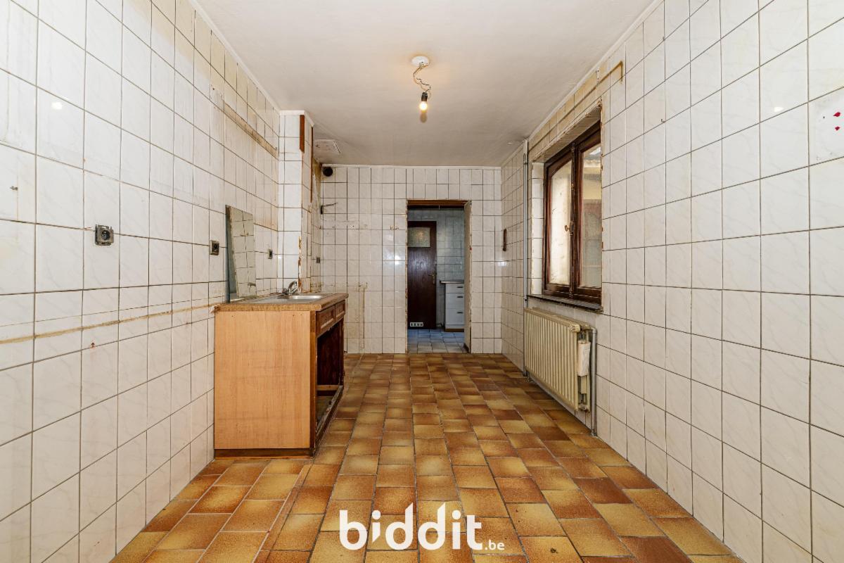 photo 8 du bien Maison d’habitation à rénover - permis division en 2 unités