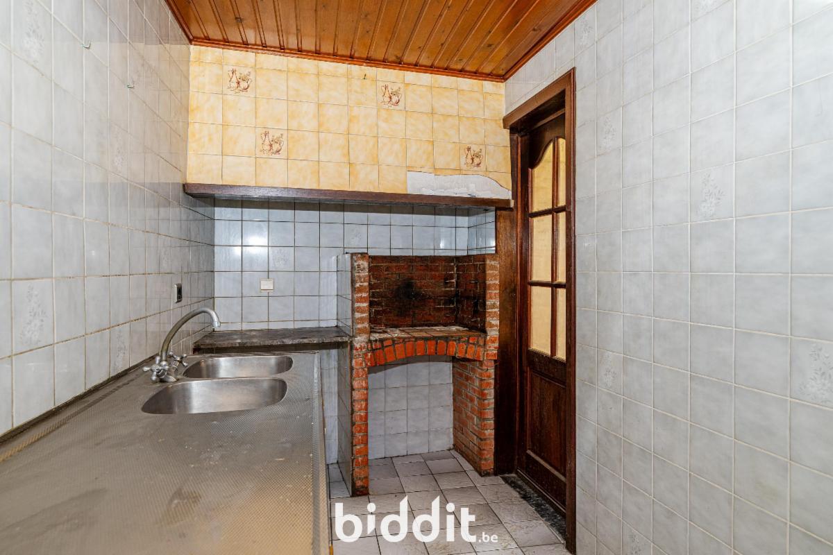 photo 9 du bien Maison d’habitation à rénover - permis division en 2 unités