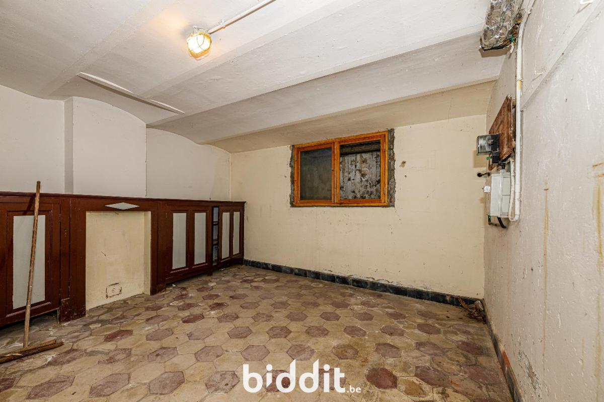 photo 23 du bien Maison d’habitation à rénover - permis division en 2 unités