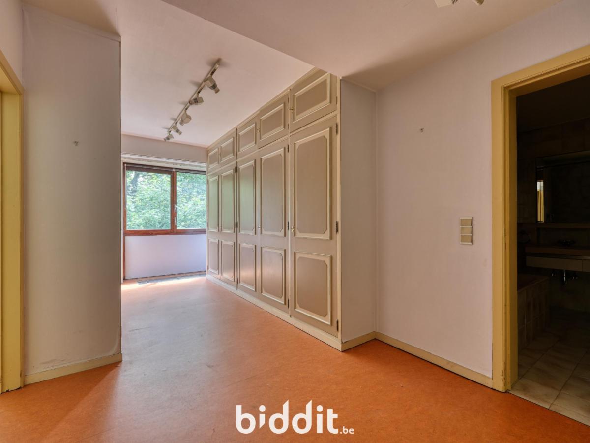 photo 10 du bien Appartements au 3e ét. formant un seul appartement (248m²)