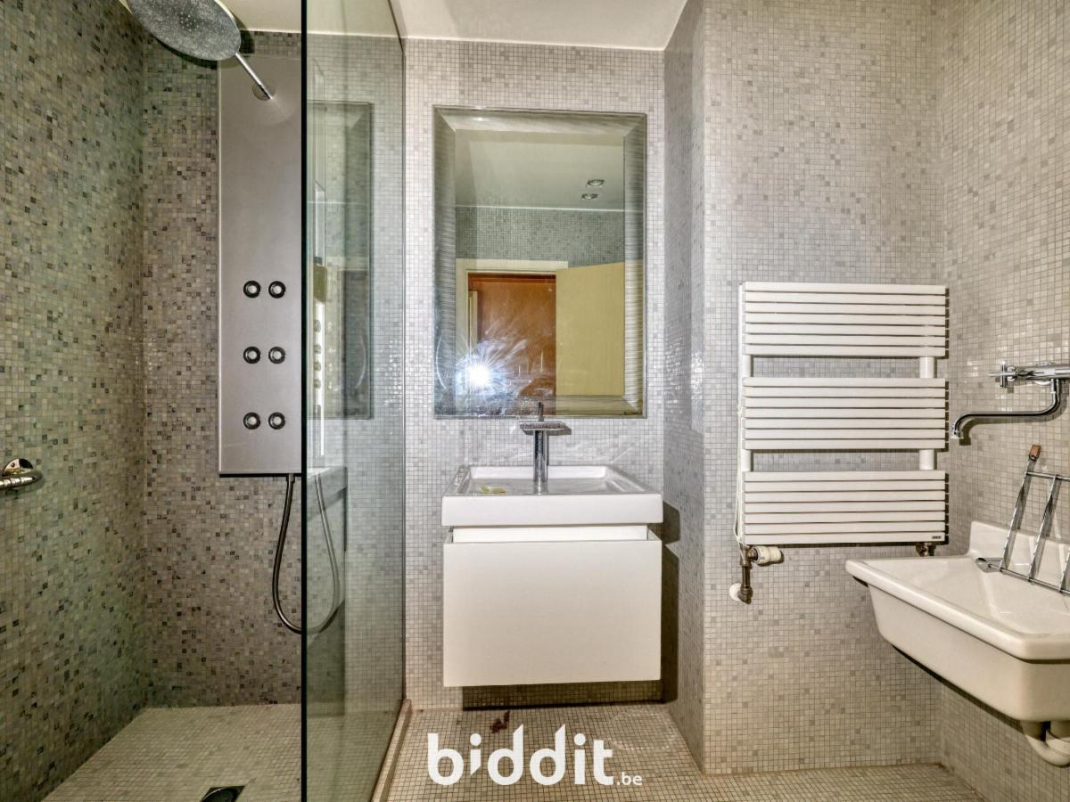 photo 14 du bien Appartements au 3e ét. formant un seul appartement (248m²)