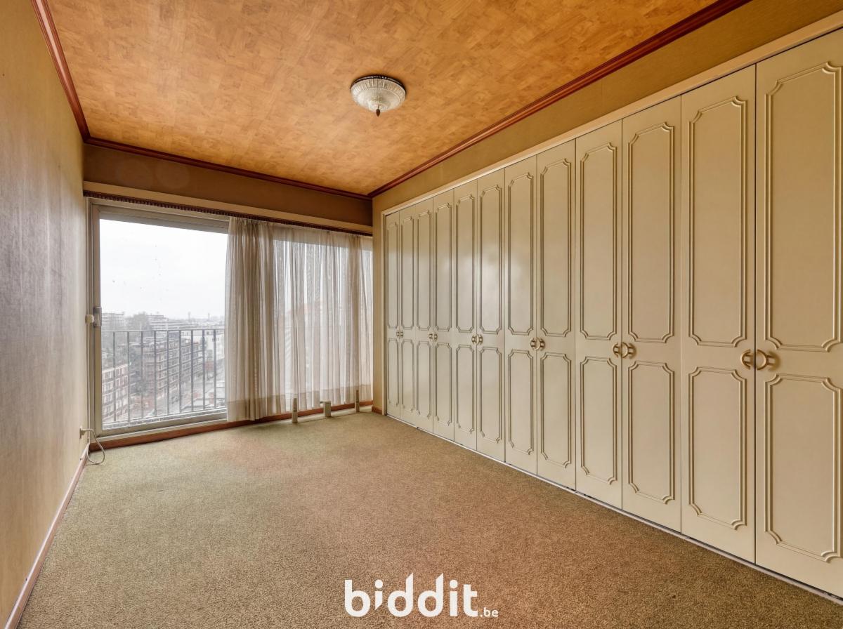 photo 8 du bien L’appartement au 9e étage + Les garages n°s 91 et 92
