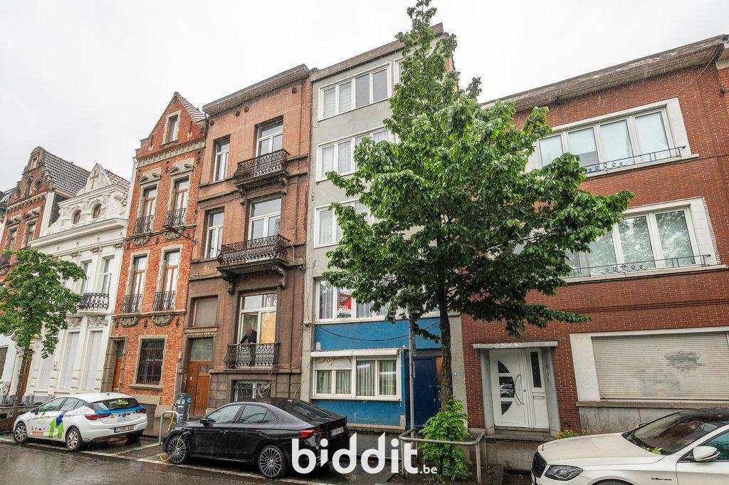 photo 2 du bien Lot 5 : Appartement au 3e étage et 1 cave