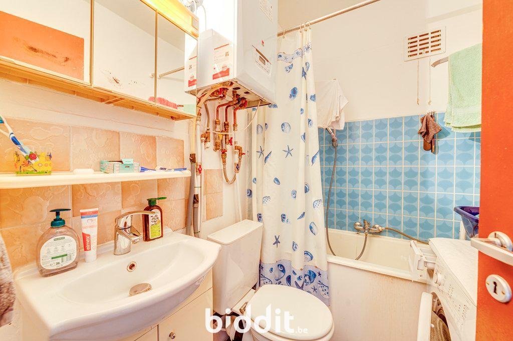 photo 9 du bien Lot 5 : Appartement au 3e étage et 1 cave