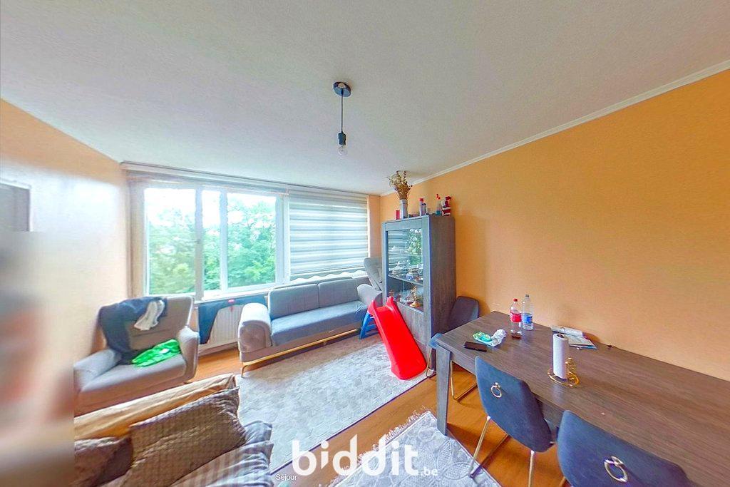 photo 4 du bien Lot 6 : Appartement au 4e étage et 2 caves