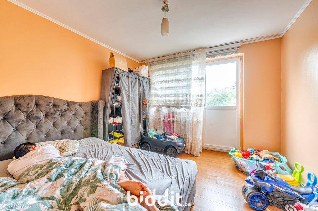 photo 6 du bien Lot 6 : Appartement au 4e ét., 2 caves +garage au rdc(lot 2)