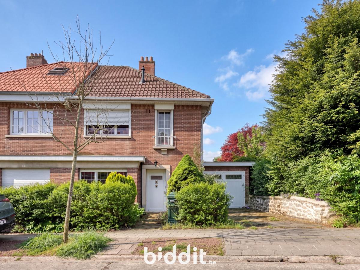 photo 4 du bien Une maison d’habitation à un étage avec jardin