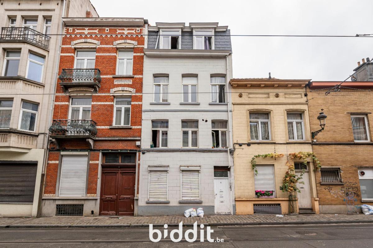 photo 2 du bien Une maison d’habitation sur et avec terrain