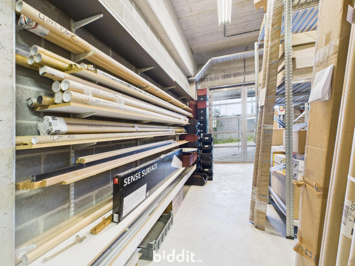 photo 4 du bien 3 commerces - 2 ateliers - 1 parking